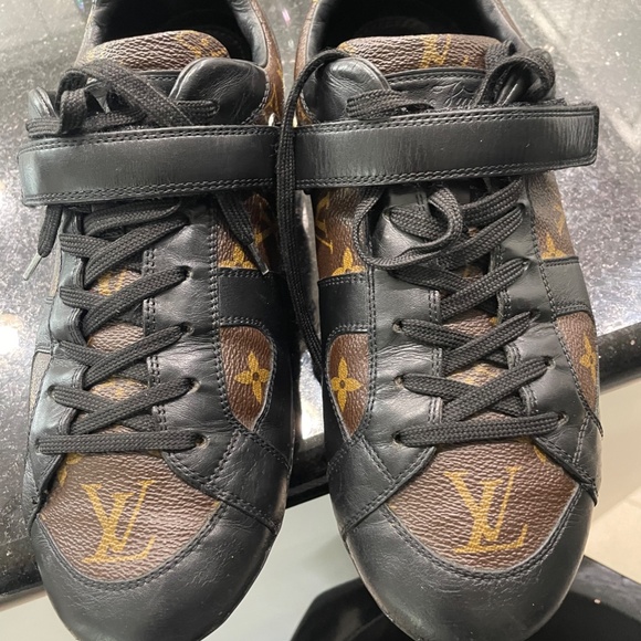 Louis Vuitton Men's Sneakers - Picture 5 of 11